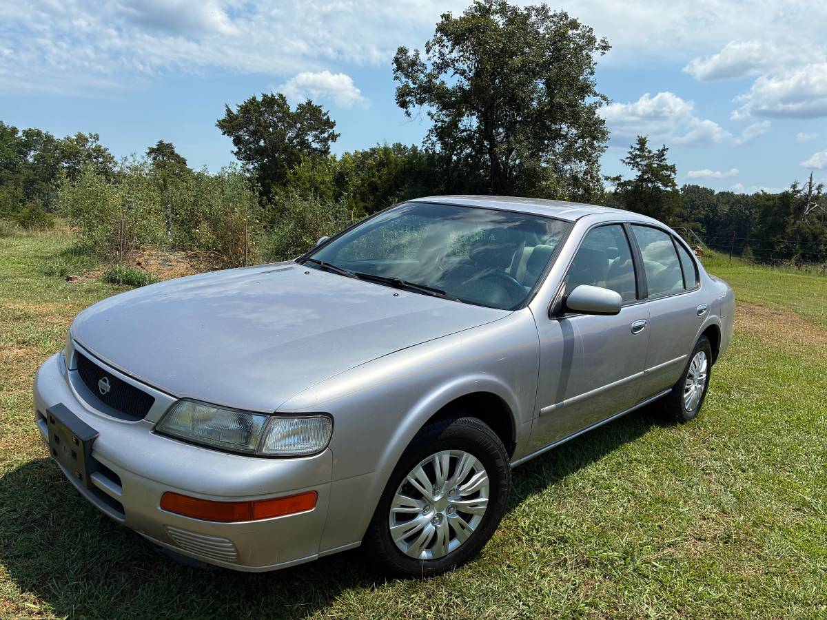 Nissan-maxima-1995-silver