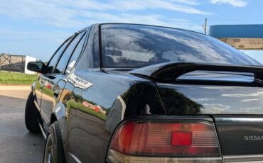 Nissan-maxima-se-1989-black