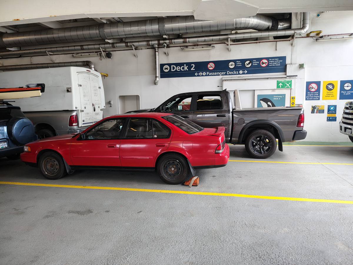Nissan-maxima-se-1991-red