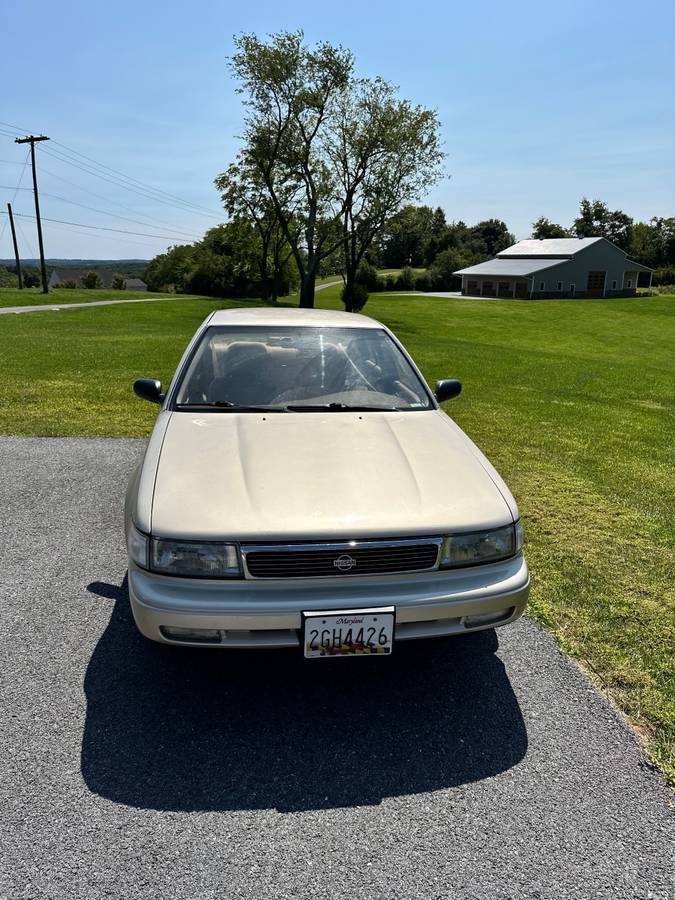 Nissan-maxima-se-1994-brown-1
