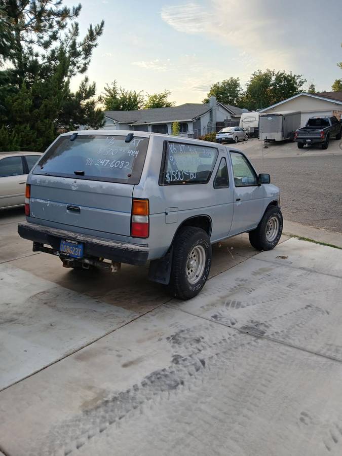 Nissan-pathfinder-1987-blue-2