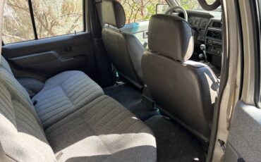 Nissan-pathfinder-1990-brown-12