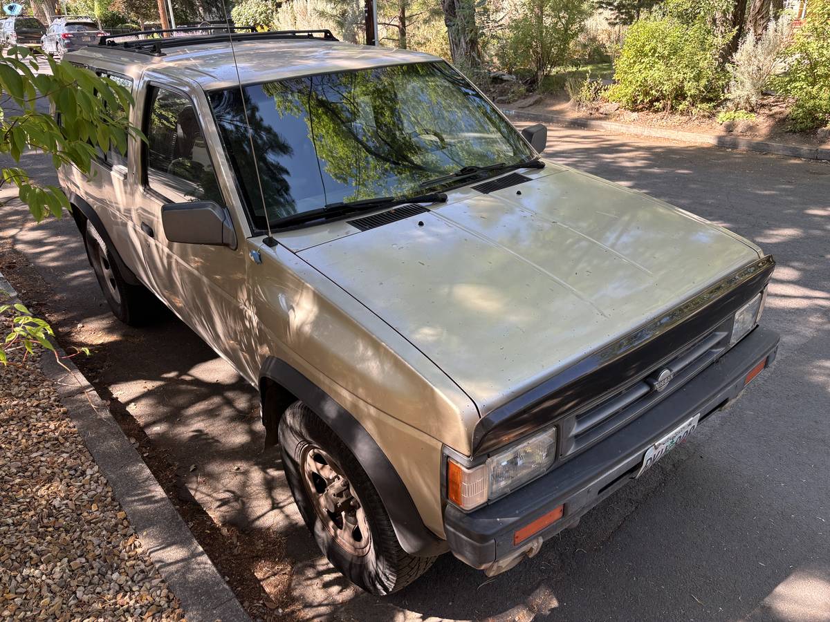 Nissan-pathfinder-1990-brown-3