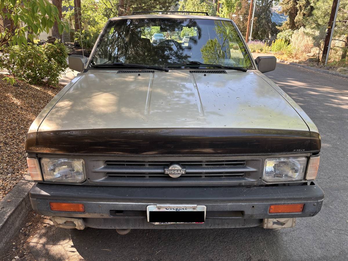 Nissan-pathfinder-1990-brown-4