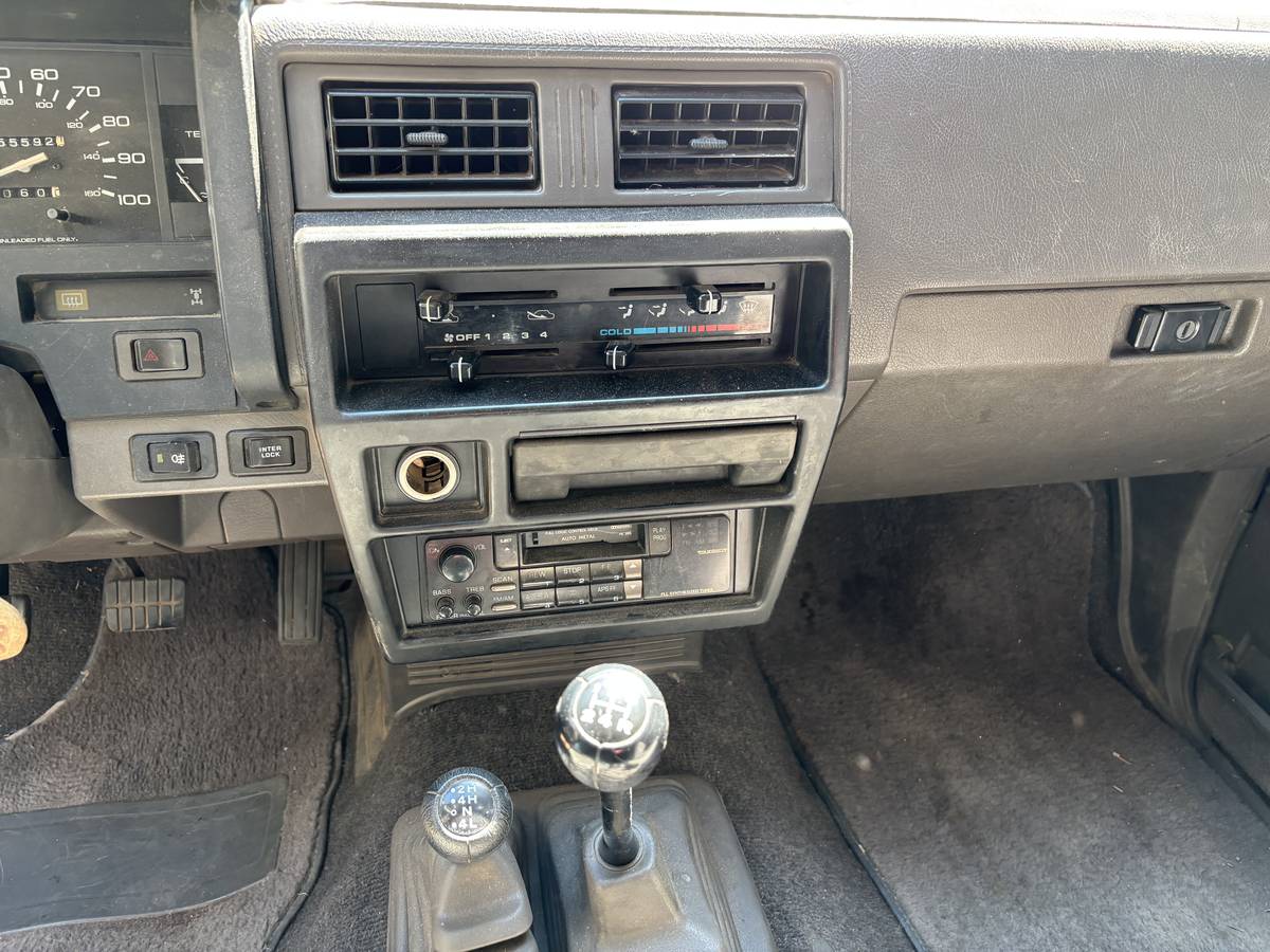 Nissan-pathfinder-1990-brown-6