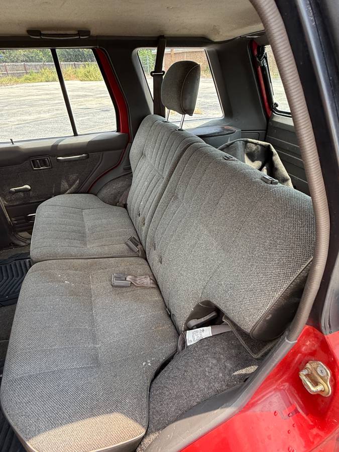 Nissan-pathfinder-1992-11
