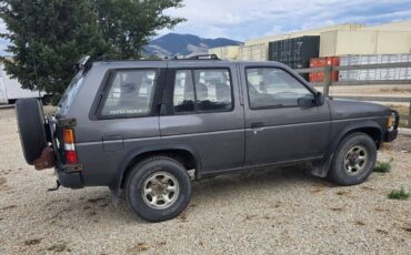 Nissan-pathfinder-1993-grey-2