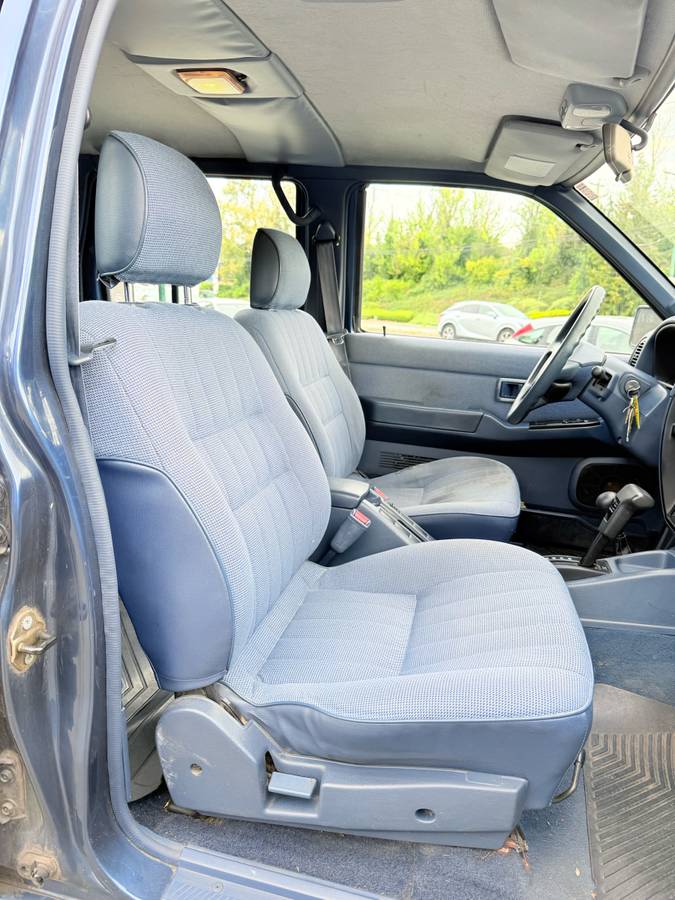 Nissan-pathfinder-4x4-1995-blue-1