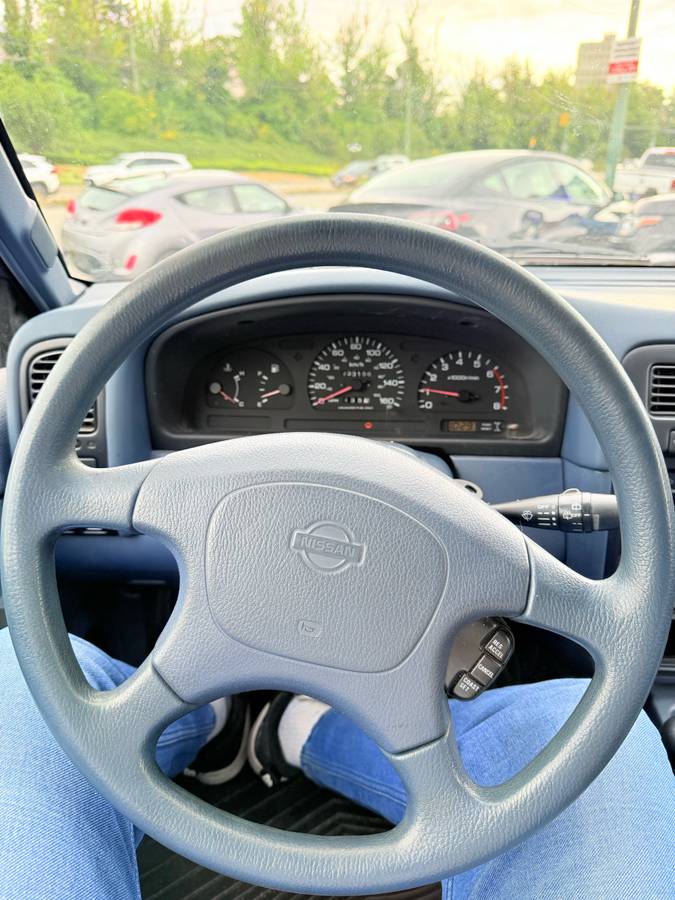 Nissan-pathfinder-4x4-1995-blue-10