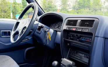 Nissan-pathfinder-4x4-1995-blue-2
