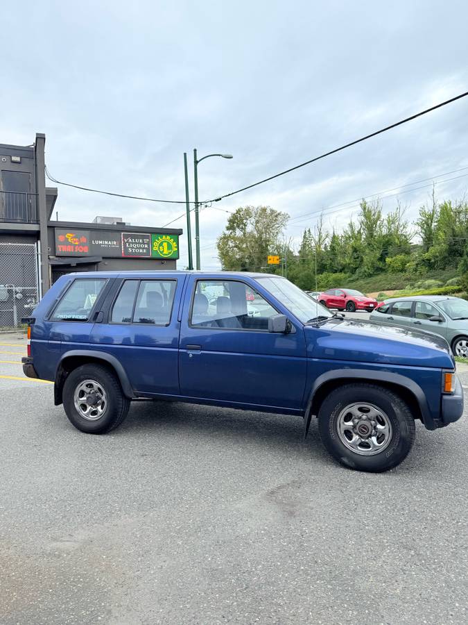 Nissan-pathfinder-4x4-1995-blue-5