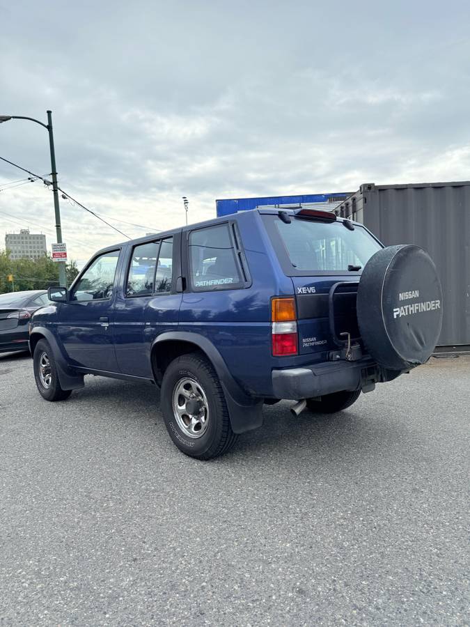 Nissan-pathfinder-4x4-1995-blue-8