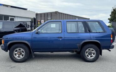Nissan-pathfinder-4x4-1995-blue-9