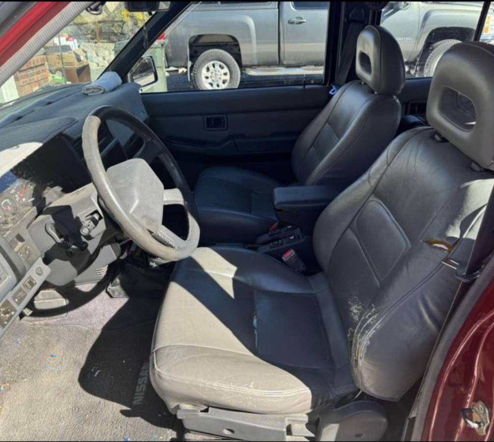 Nissan-pathfinder-se-1993-red-4