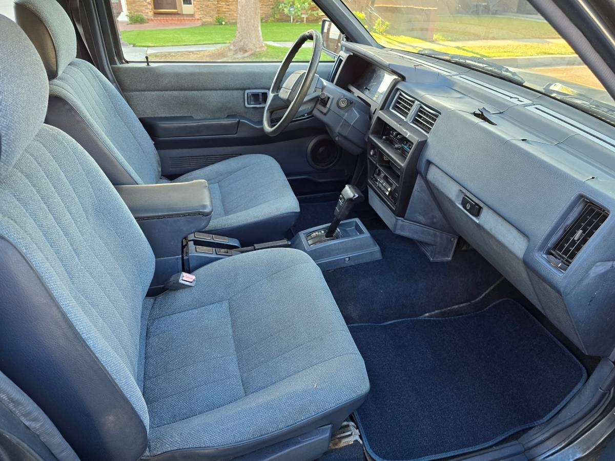 Nissan-pathfinder-xe-1992-10