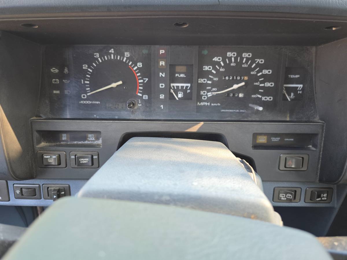 Nissan-pathfinder-xe-1992-13