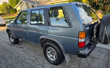 Nissan-pathfinder-xe-1992-2