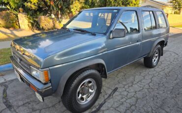 Nissan-pathfinder-xe-1992