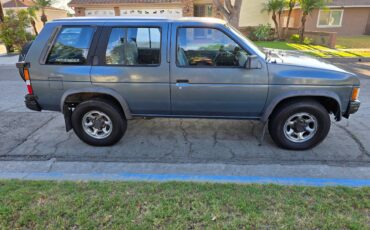 Nissan-pathfinder-xe-1992-4