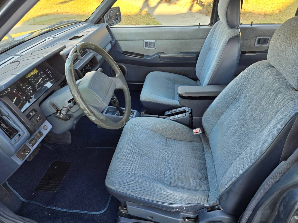 Nissan-pathfinder-xe-1992-8