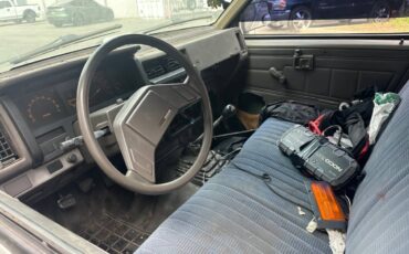 Nissan-pick-up-truck-1987-grey-3