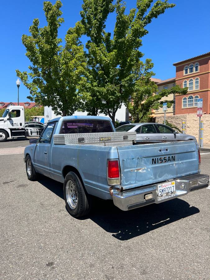 Nissan-pickup-1986-blue-7