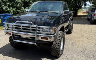 Nissan-pickup-1989-black