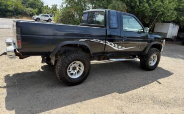 Nissan-pickup-1989-black-4