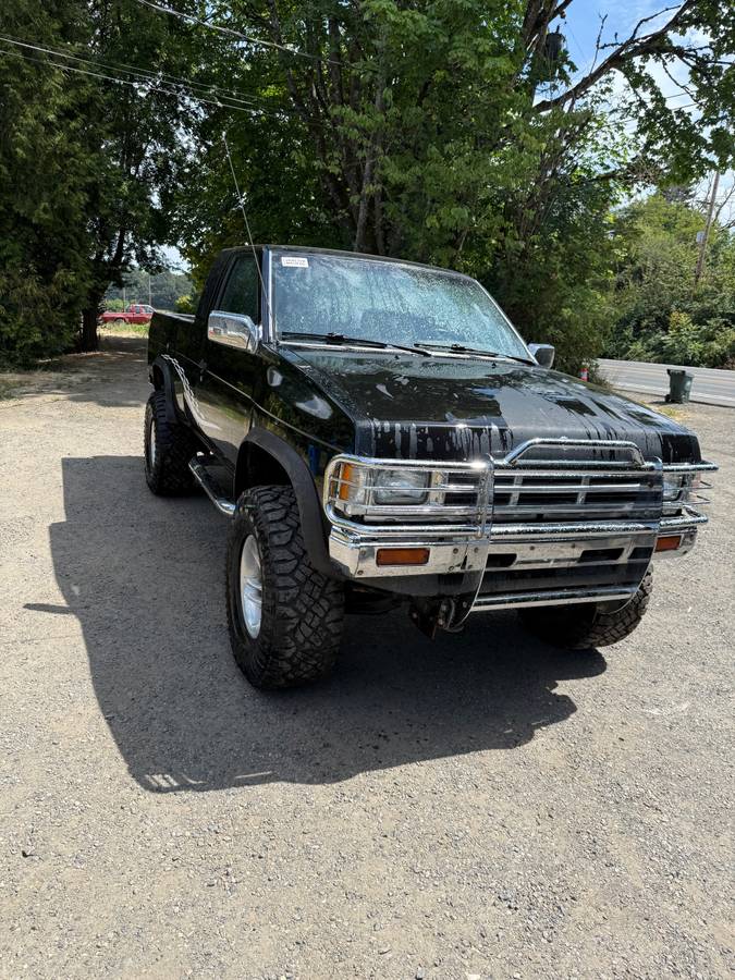 Nissan-pickup-1989-black-5