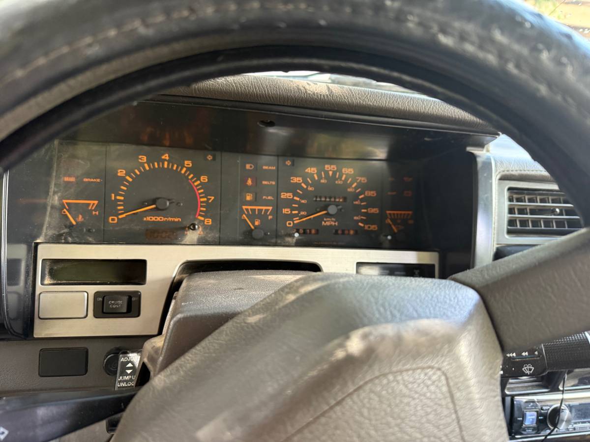 Nissan-pickup-1989-black-8