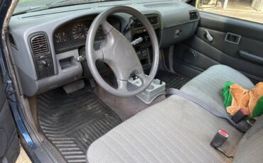 Nissan-pickup-1994-3