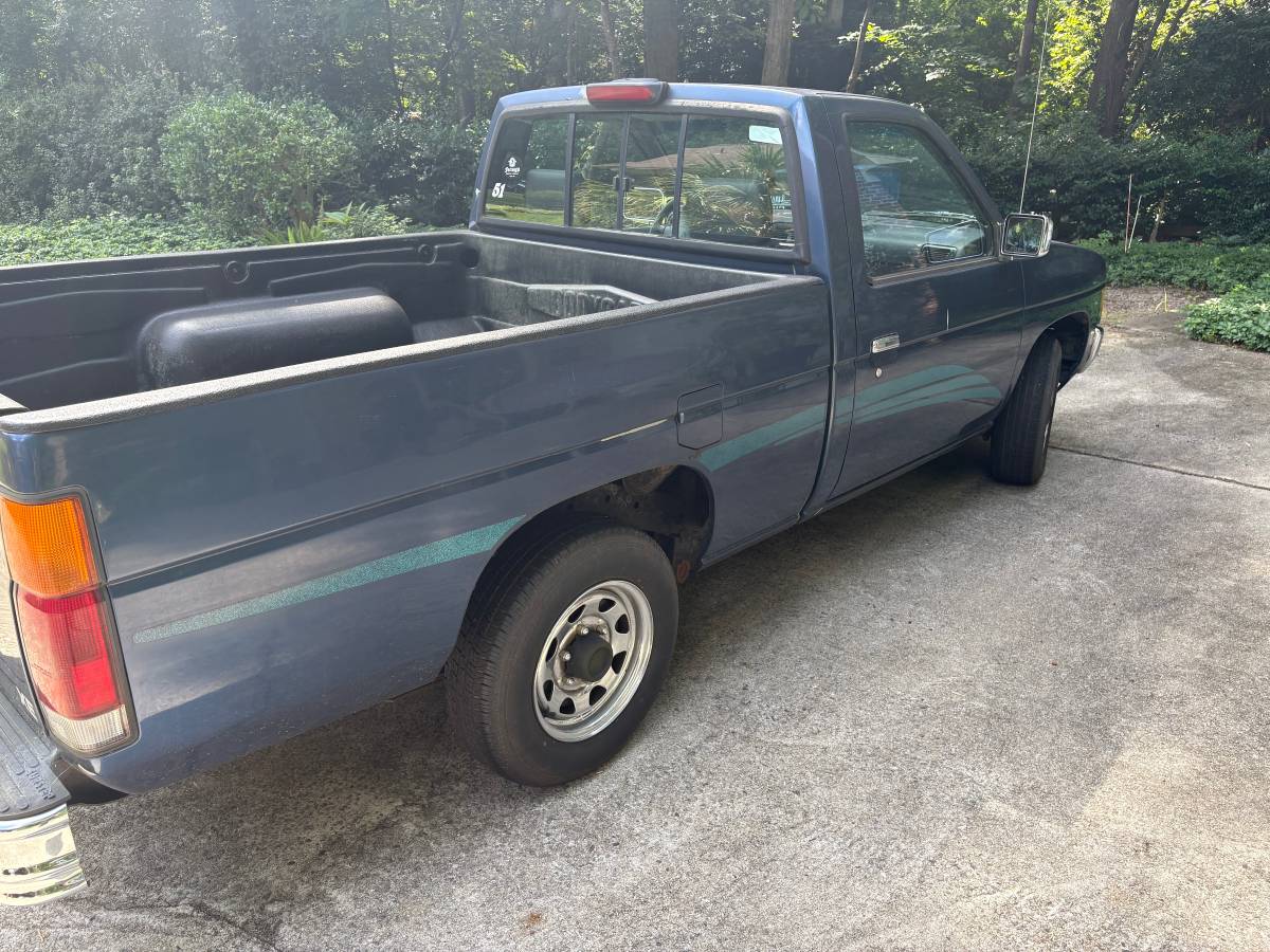 Nissan-pickup-1994-6