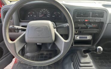 Nissan-pickup-1994-red-1
