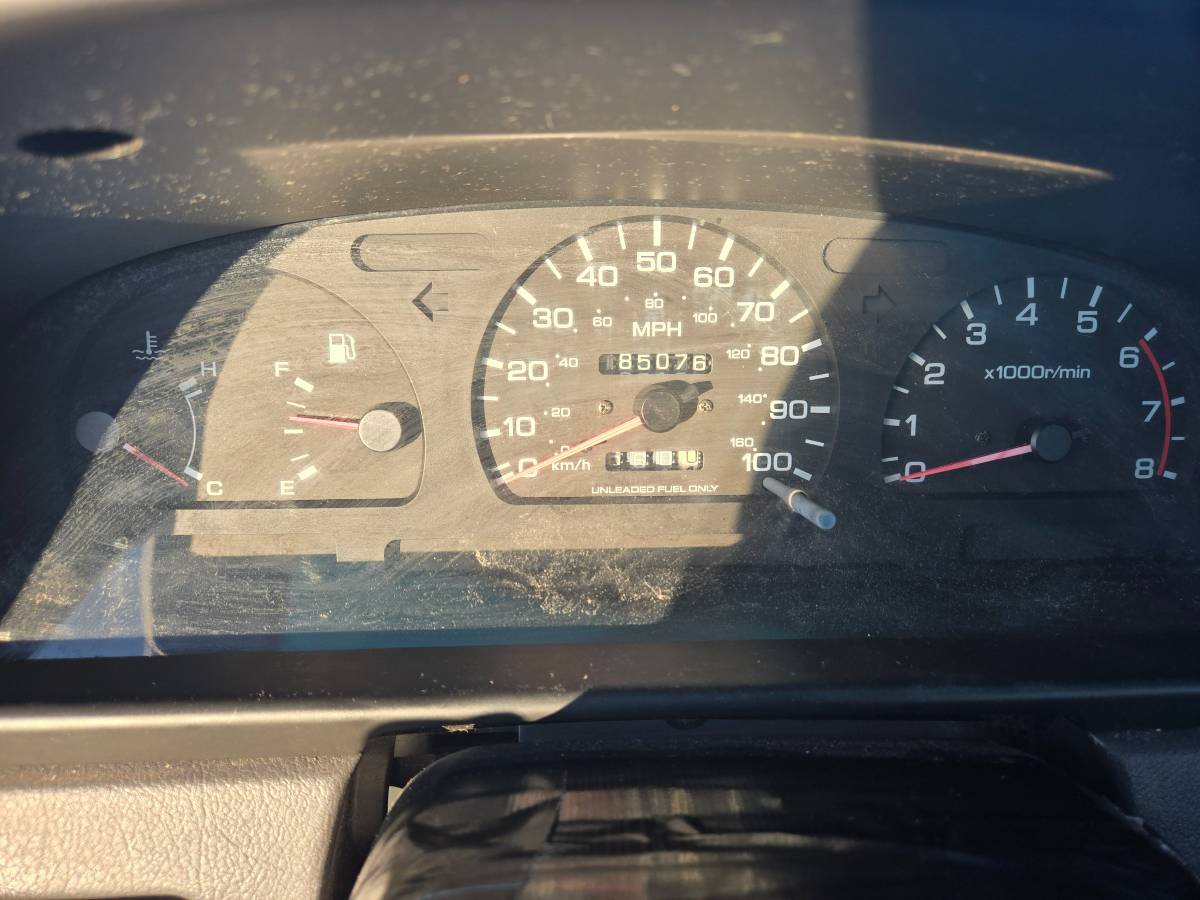 Nissan-pickup-1995-grey-5
