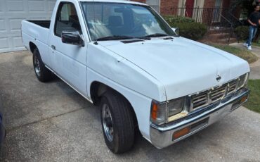 Nissan-pickup-1995-white-4