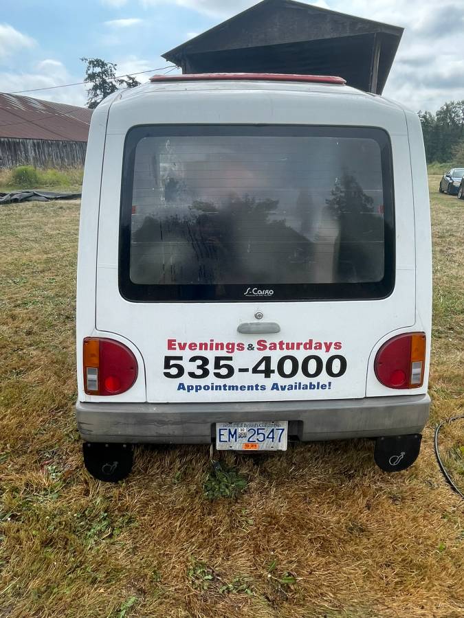 Nissan-s-cargo-1989-white-3