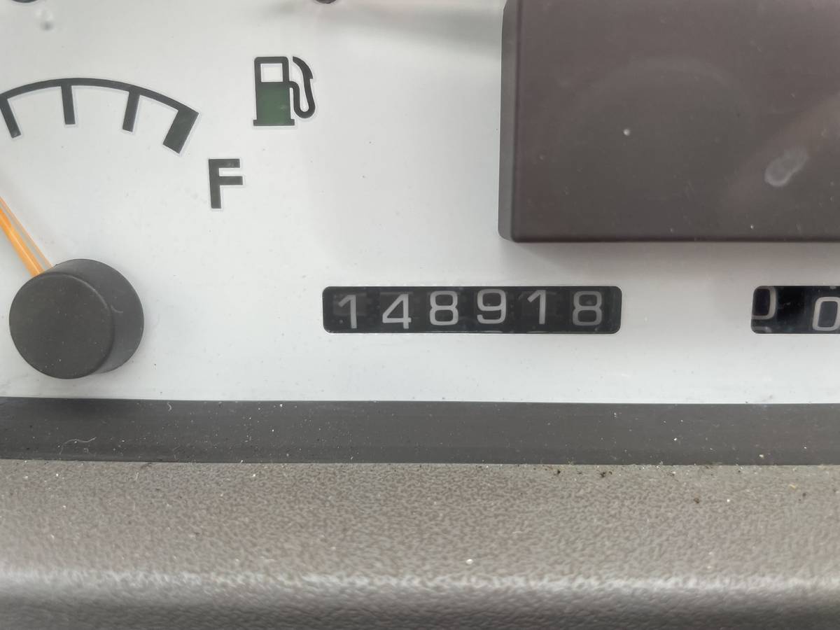 Nissan-s-cargo-1989-white-4