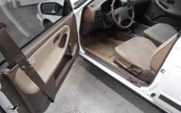Nissan-sentra-xe-coupe-1991-white-11