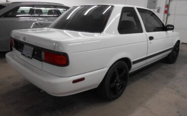 Nissan-sentra-xe-coupe-1991-white-4