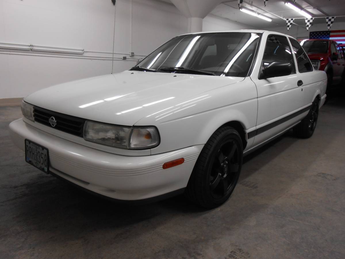 Nissan-sentra-xe-coupe-1991-white-8