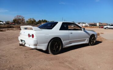 Nissan-skyline-1990