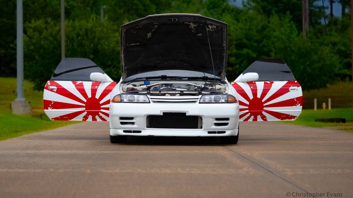Nissan-skyline-1992-white-1