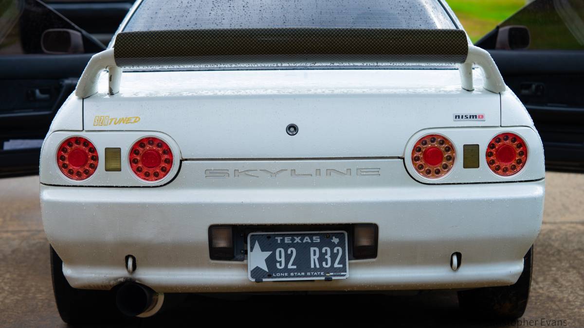 Nissan-skyline-1992-white-4