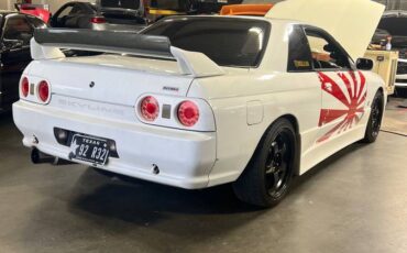 Nissan-skyline-1992-white-6
