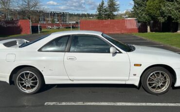 Nissan-skyline-1995-white-1