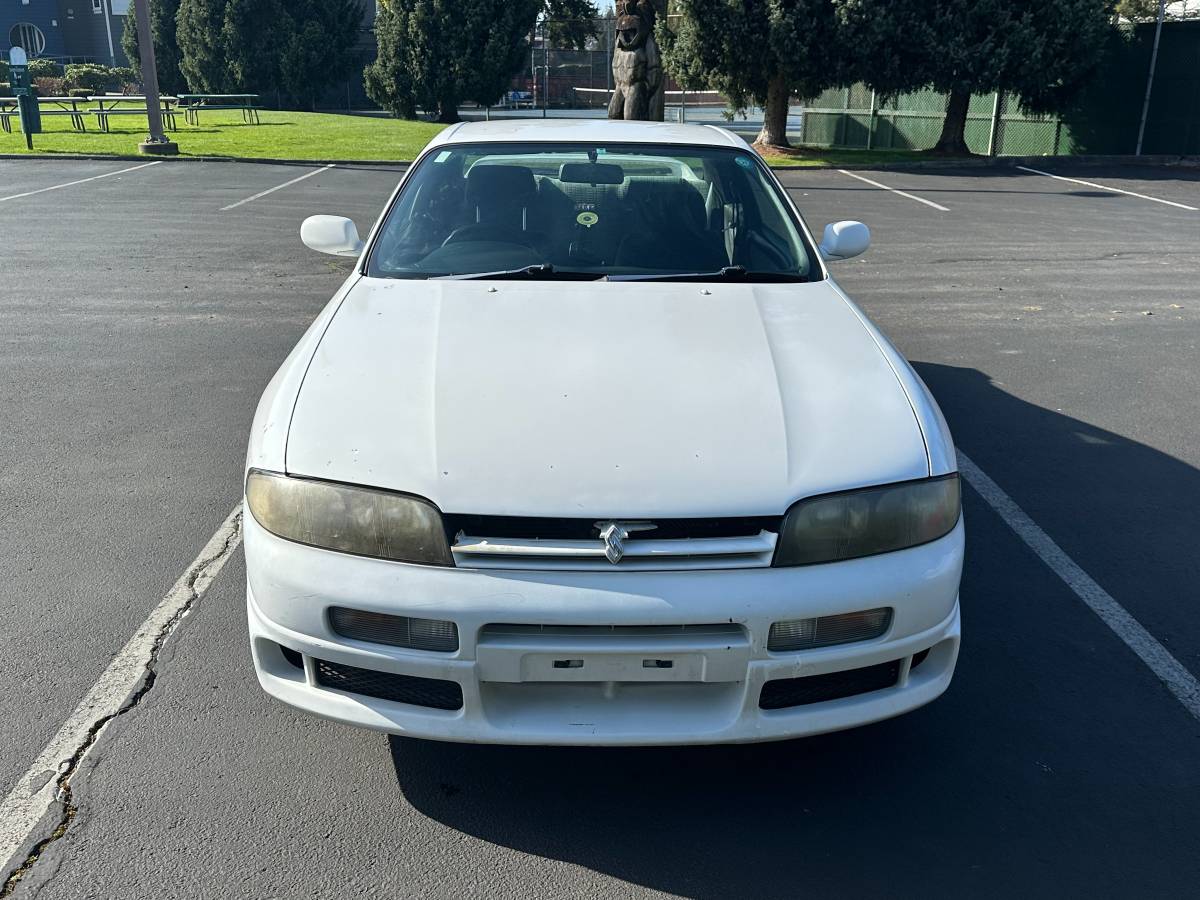 Nissan-skyline-1995-white-15