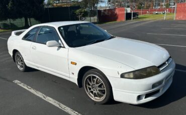 Nissan-skyline-1995-white