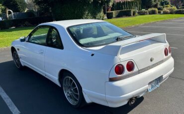 Nissan-skyline-1995-white-4