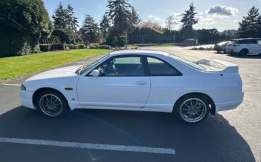 Nissan-skyline-1995-white-5