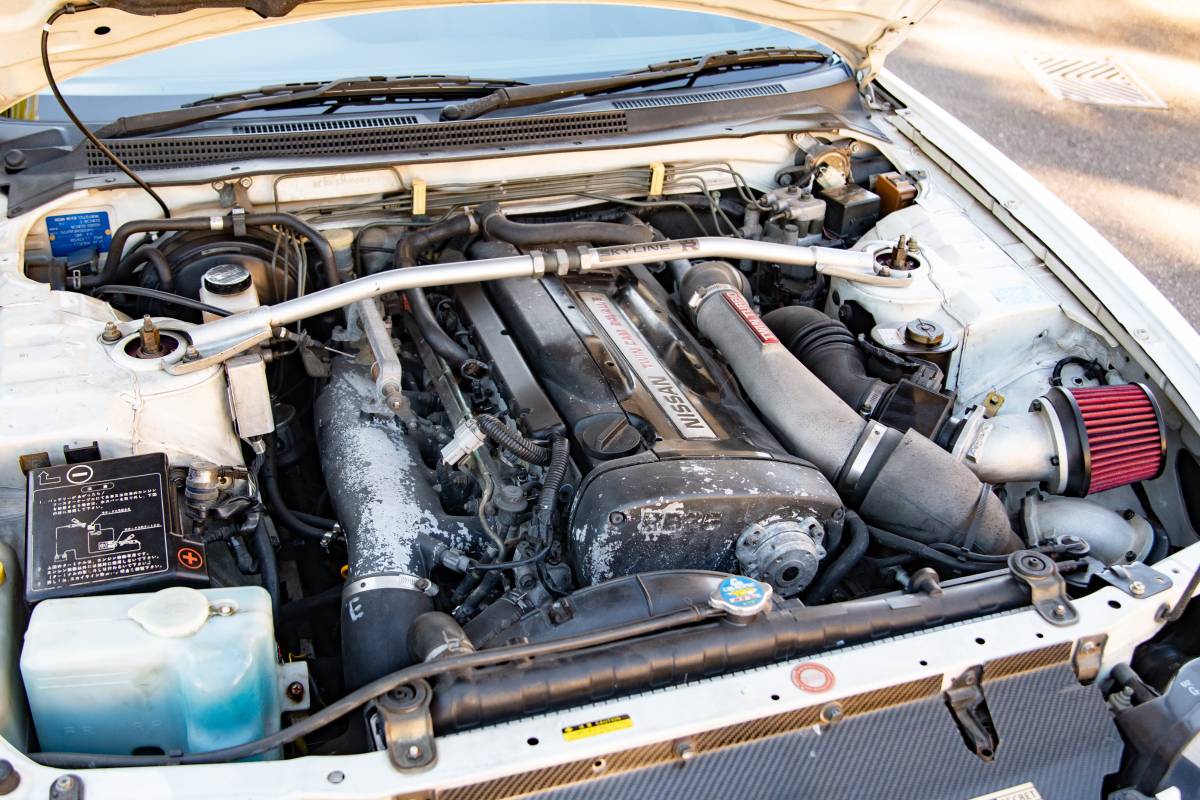 Nissan-skyline-gtr-1995-11